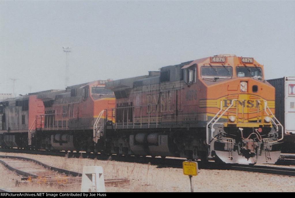 BNSF 4876 East